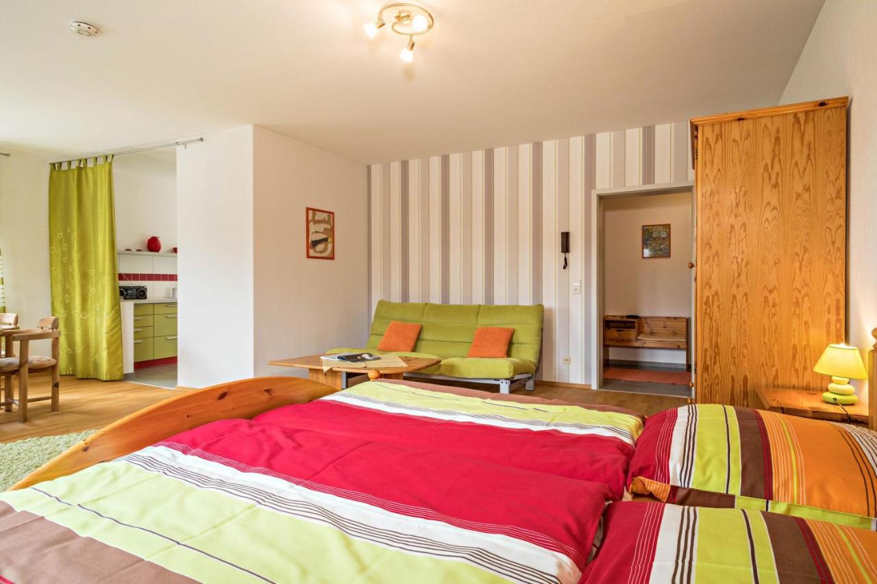 Ferienwohnung Am Schloss Heiligenborn Extérieur photo
