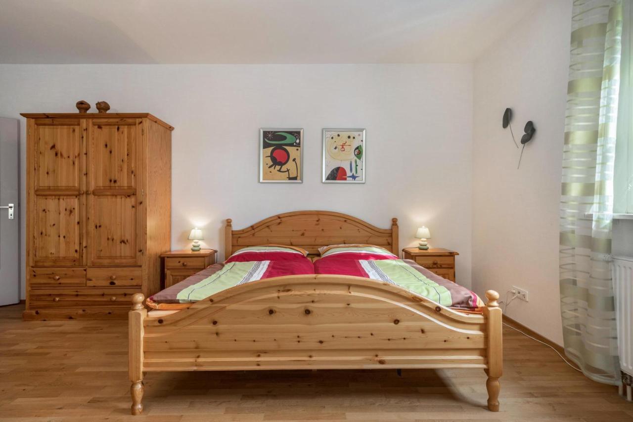 Ferienwohnung Am Schloss Heiligenborn Extérieur photo